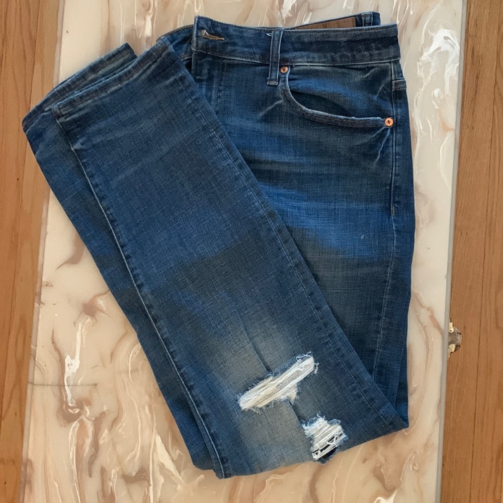 Men’s American Eagle size 36x34 extreme flex jeans in excellent condition.